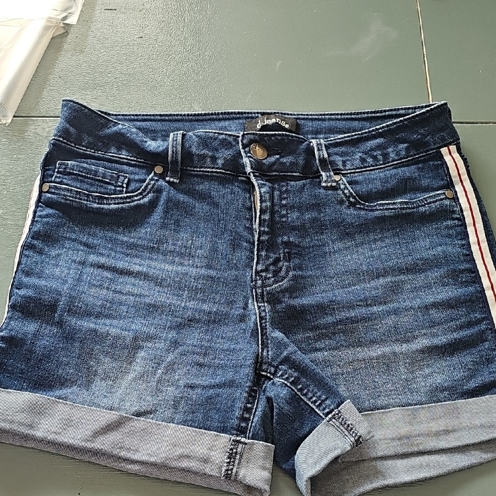 d. jeans Blue Denim Shorts. stripe Down Sides. Size 6. Syretch. Cuff